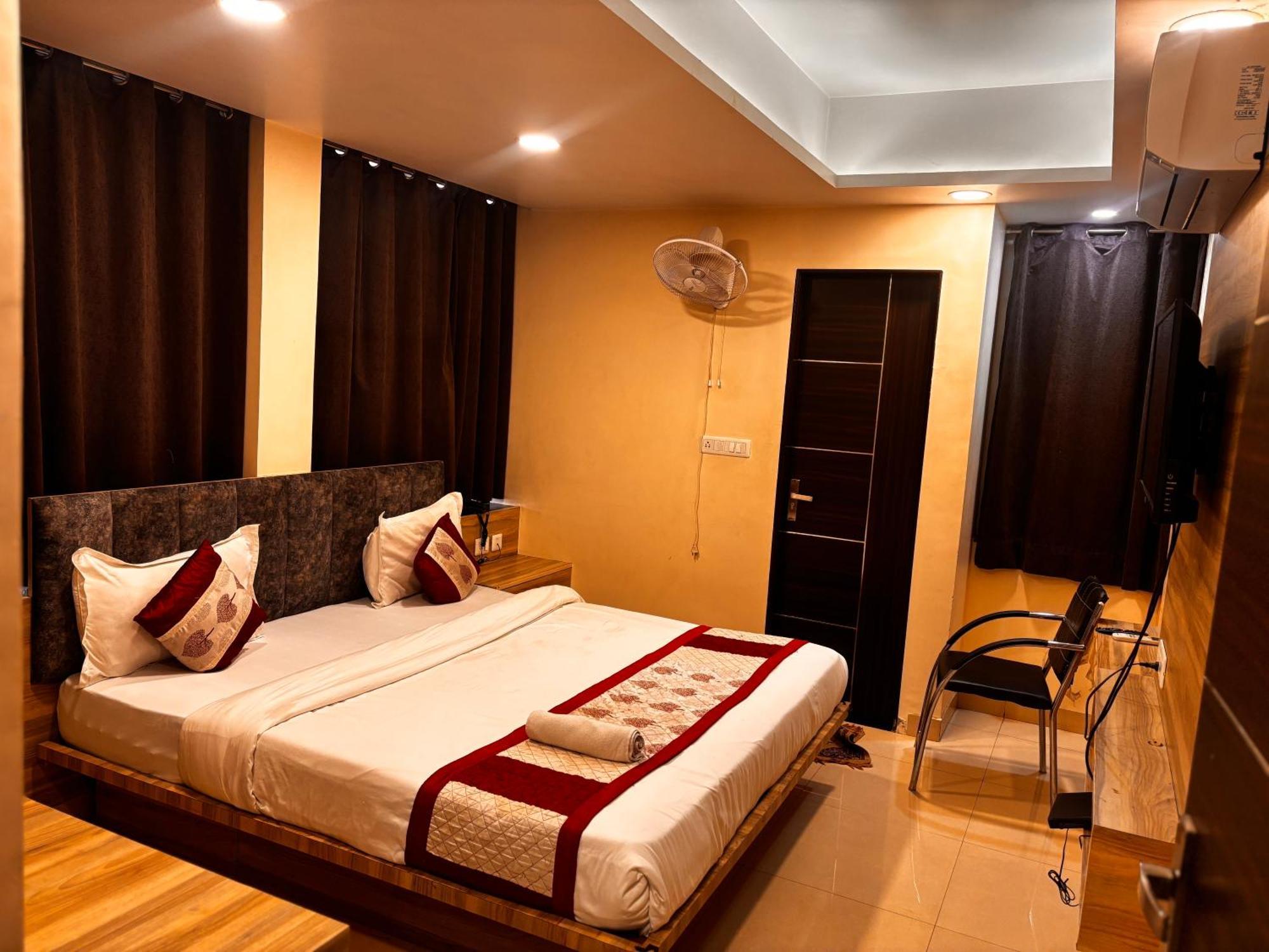 Hotel Gulabi Nagri, Malviya Nagar, Джайпур Екстер'єр фото
