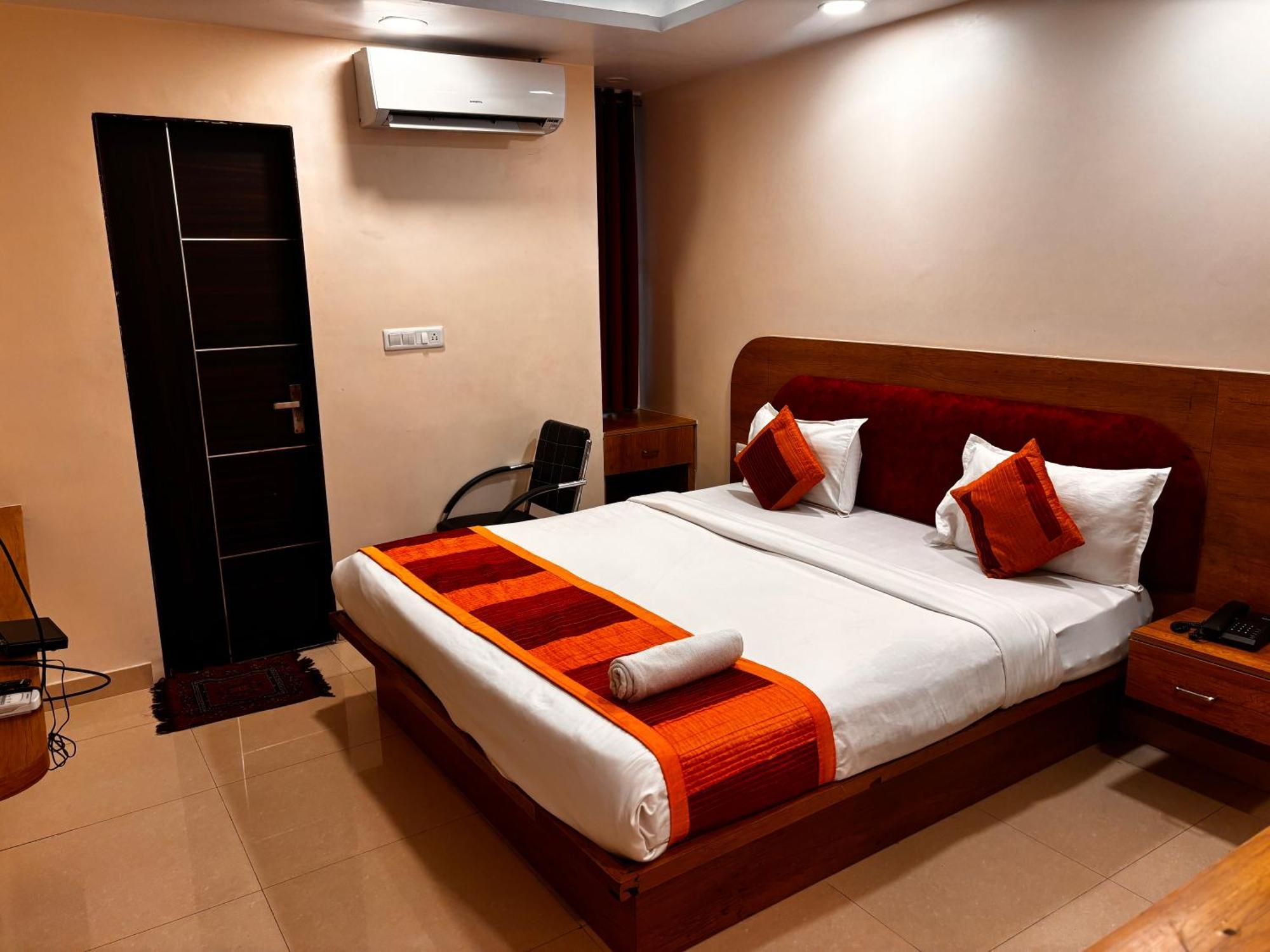 Hotel Gulabi Nagri, Malviya Nagar, Джайпур Екстер'єр фото